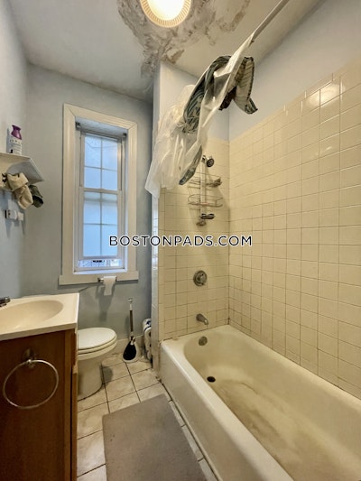 Brookline 3 Bed 1 Bath BROOKLINE- BOSTON UNIVERSITY $4,750  Boston University - $4,900