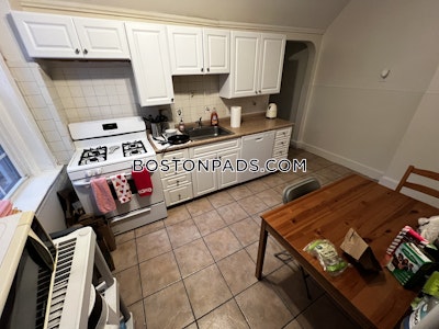 Brookline 3 Beds 1 Bath  Boston University - $4,900