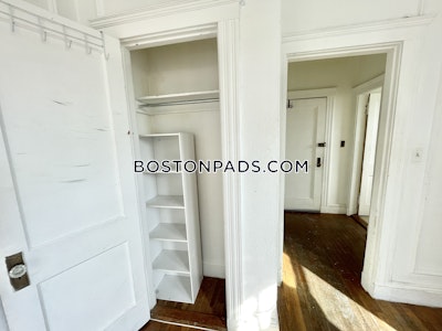 Brookline 1 Bed 1 Bath BROOKLINE- COOLIDGE CORNER $2,600  Coolidge Corner - $2,600