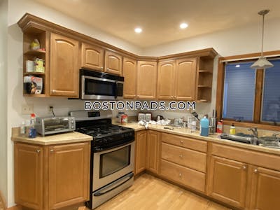 Medford 5 Beds 1 Bath  Tufts - $6,680 No Fee