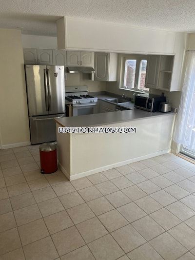Brookline 5 Beds 3.5 Baths Brookline  Boston University - $6,800