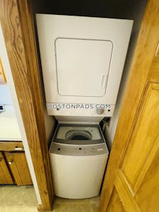 Somerville 6 Bed 2 Bath SOMERVILLE  Tufts - $8,670 No Fee