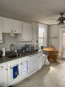 North End 2 Bed, 1 Bath Unit Boston - $4,440 No Fee