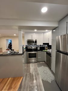 Brookline 3 Bed, 2 Bath Unit  Cleveland Circle - $4,000 No Fee