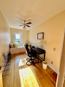 Back Bay Renovated 1 Bed 1 bath available NOW on Durham St in Back Bay! Boston - $3,600 No Fee