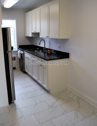 Brookline Sunny 2 bed, 1 bath available now on Saint Paul St in Brookline  Coolidge Corner - $3,890 No Fee