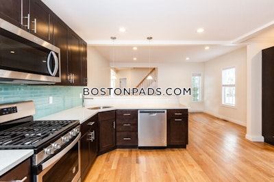 Medford 4 Beds 4.5 Baths  Wellington - $4,995