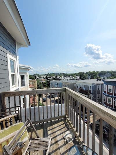 Dorchester Renovated 3 bed 1 bath available 9/1 on Rowell St in Dorchester! Boston - $3,350