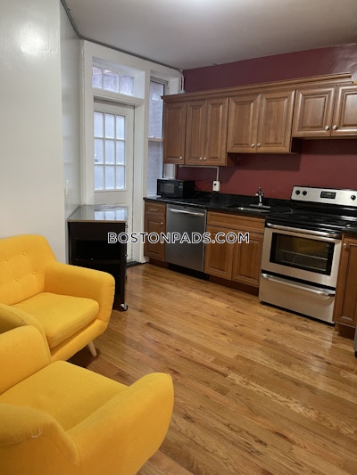 North End 3 Bed, 1 Bath Unit Boston - $3,850 50% Fee