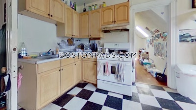 Allston/brighton Border 3 Bed, 1 Bath Unit Boston - $3,525 50% Fee