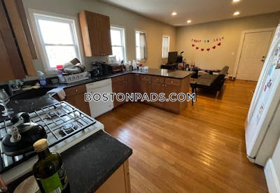 Somerville 4 Bed 1 Bath SOMERVILLE  Tufts - $5,100