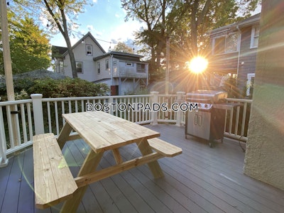 Somerville 5 Beds 2.5 Baths Tufts  Tufts - $7,350