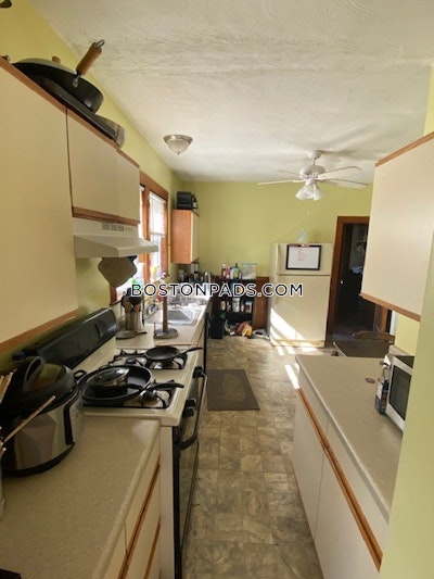 Medford 3 Beds 1 Bath  Tufts - $3,600