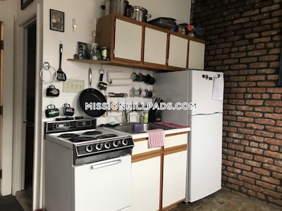 Mission Hill Studio 1 Bath Boston - $2,100