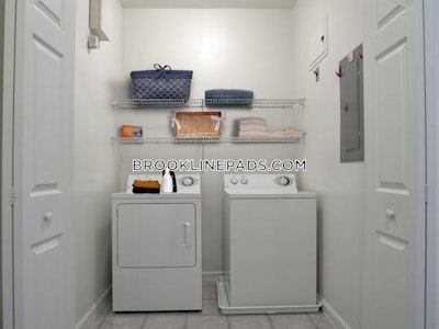Newton 2 Bed 2 Bath NEWTON  Chestnut Hill - $4,490