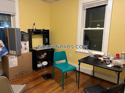 Waltham Apartment for rent 5 Bedrooms 3 Baths - $4,200