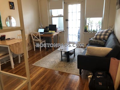 Brighton By far the best 1 bed 1 bath apt available in Comm Ave Boston - $2,435 No Fee