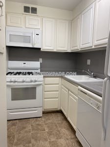 Brookline 2 Beds 1.5 Baths  Boston University - $3,600 No Fee